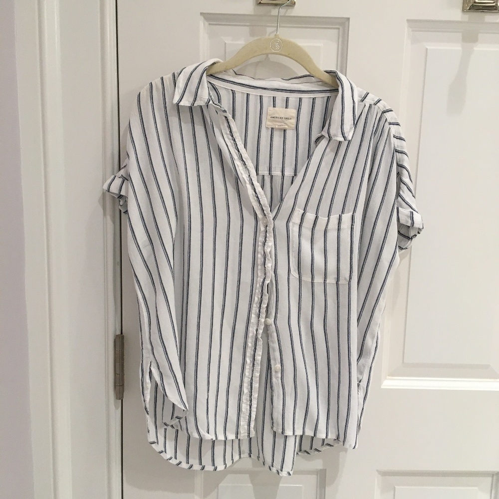 American Eagle Short Sleeve Button Down